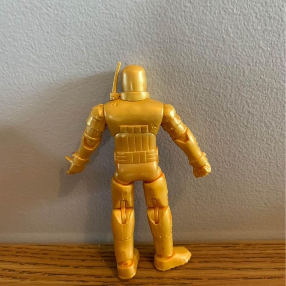 Marvel Universe Iron Man Original Golden Armor 3.75 Inch Action Figure 2010 - Picture 3 of 3